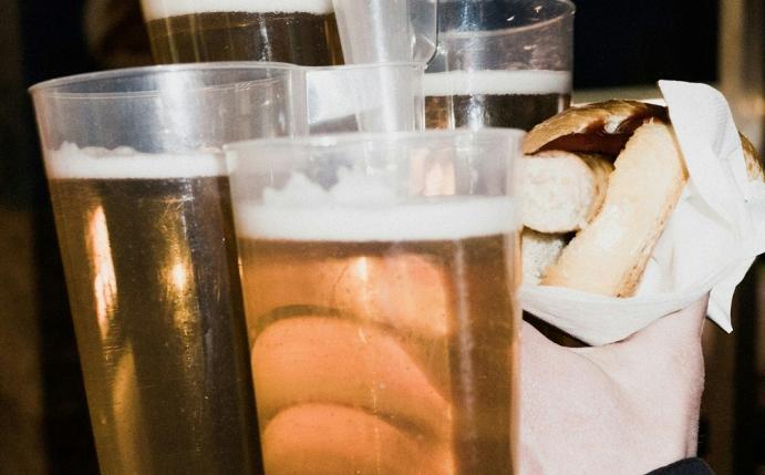 virtuelles Bier und Bratwürstchen sorgen für Einnahmen