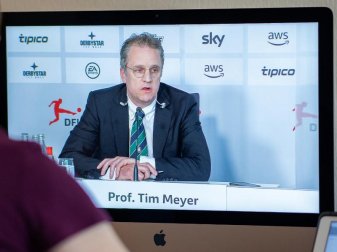 Tim Meyer, Chefmediziner des DFB, hat mit einer Task Force ein Corona-Konzept für Geisterspiele erarbeitet. Foto: Guido Kirchner/dpa Tim Meyer, Chefmediziner des DFB, hat mit einer Task Force ein Corona-Konzept für Geisterspiele erarbeitet. Foto: Guido Kirchner/dpa