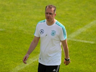 DFB-Chefmediziner Tim Meyer nimmt besonders Spieler, Trainer und Betreuer in die Pflicht. Foto: Christian Charisius/dpa DFB-Chefmediziner Tim Meyer nimmt besonders Spieler, Trainer und Betreuer in die Pflicht. Foto: Christian Charisius/dpa