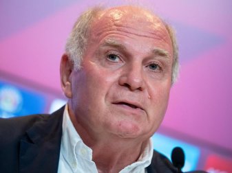 «Ich würde es sehr begrüßen und mich sehr freuen, wenn Manuel Neuer die nächsten Jahre beim FC Bayern bleiben würde, weil er nach wie vor der beste Torwart der Welt ist», sagt Hoeneß. Foto: Sven Hoppe/dpa «Ich würde es sehr begrüßen und mich sehr freuen, wenn Manuel Neuer die nächsten Jahre beim FC Bayern bleiben würde, weil er nach wie vor der beste Torwart der Welt ist», sagt Hoeneß. Foto: Sven Hoppe/dpa