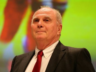Uli Hoeneß lobt Sportdirektor Hasan Salihamidzic Uli Hoeneß lobt Sportdirektor Hasan Salihamidzic