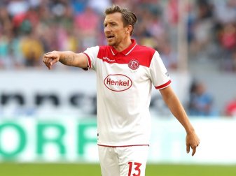 Mittelfeldspieler Adam Bodzek verletzt sich im Training Mittelfeldspieler Adam Bodzek verletzt sich im Training