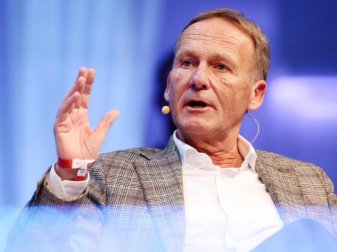 Man müsse wieder «puristischer werden», meint Hans-Joachim Watzke. Foto: Roland Weihrauch/dpa Man müsse wieder «puristischer werden», meint Hans-Joachim Watzke. Foto: Roland Weihrauch/dpa