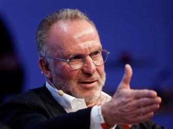 Rummenigge glaubt an wichtige Signalwirkung des Fußballs Rummenigge glaubt an wichtige Signalwirkung des Fußballs