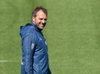 Hansi Flick unterschreibt Vertrag bei Bayern