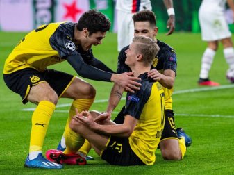 Jubel im Schneidersitz: BVB-Torjäger Erling Haaland. Foto: Guido Kirchner/dpa