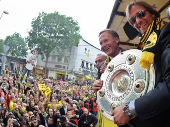 Wurde 2011 als Trainer mit dem BVB deutscher Meister: Jürgen Klopp (r). Foto: Torsten Silz/Pool/dpa