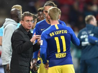 Rät Timo Werner zu einem Verbleib in Leipzig: Ex-Coach Ralf Rangnick (l). Foto: Torsten Silz/dpa
