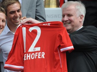 «Ich finde den Zeitplan der DFL plausibel und unterstütze einen Neustart im Mai», sagte Seehofer. Foto: Andreas Gebert/dpa/Archiv