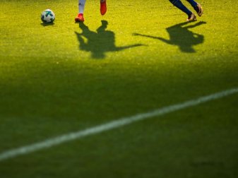 Auch für Fußball-Profis gilt: Die Arbeitsleistung muss erbracht werden. Foto: picture alliance / Sophia Kembowski/dpa