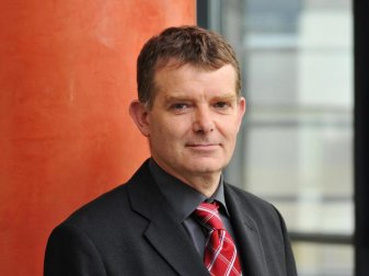 Warnt vor möglichen Folgeschäden für Sportler bei einer Infektion mit dem Coronavirus: Der Kölner Sportmediziner Wilhelm Bloch. Foto: DGSP/dpa-tmn Warnt vor möglichen Folgeschäden für Sportler bei einer Infektion mit dem Coronavirus: Der Kölner Sportmediziner Wilhelm Bloch. Foto: DGSP/dpa-tmn