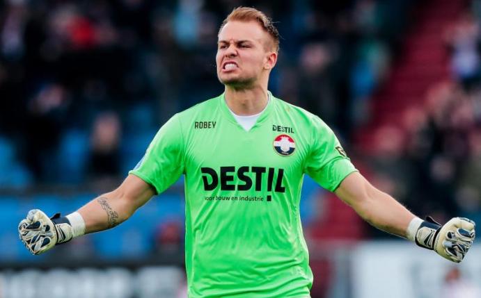 Stand von 2014 bis 2017 beim FC Schalke 05 unter Vertrag: Timon Wellenreuther, Torwart bei Willem II Tilburg. Foto: Kay Int Veen/PRO SHOTS/dpa