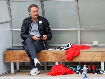 Peter Neururer findet Neustart der Bundesligen richtig