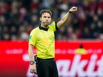 Auch die Schiedsrichter der 1. und 2. Bundesliga müssen sich vor Wiederanpfiff Corona-Tests unterziehen. Foto: Rolf Vennenbernd/dpa Auch die Schiedsrichter der 1. und 2. Bundesliga müssen sich vor Wiederanpfiff Corona-Tests unterziehen. Foto: Rolf Vennenbernd/dpa