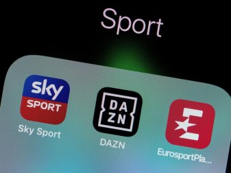 Auf welchem TV-Sender läuft die Partie Werder Bremen gegen Bayer 04 Leverkusen?. Foto: Rolf Vennenbernd/dpa Auf welchem TV-Sender läuft die Partie Werder Bremen gegen Bayer 04 Leverkusen?. Foto: Rolf Vennenbernd/dpa