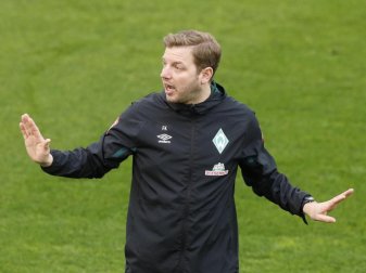 Konnte erst später als die Konkurrenz mit dem SV Werder Bremen das Training wieder aufnehmen: Trainer Florian Kohfeldt. Foto: Clara Margais/dpa Konnte erst später als die Konkurrenz mit dem SV Werder Bremen das Training wieder aufnehmen: Trainer Florian Kohfeldt. Foto: Clara Margais/dpa