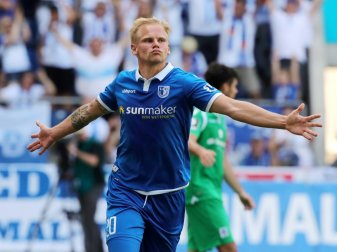 Sören Bertram sieht Ansteckungsgefahr bei Zweikämpfen Sören Bertram sieht Ansteckungsgefahr bei Zweikämpfen