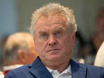 Macht sich für Manuel Neuer stark: Torwart-Legende Sepp Maier. Foto: picture alliance / dpa Macht sich für Manuel Neuer stark: Torwart-Legende Sepp Maier. Foto: picture alliance / dpa