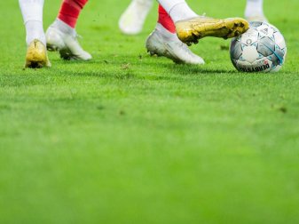 Fernab der Saisonfortsetzung gibt es Forderungen nach einem Umdenken im Fußball. Foto: Rolf Vennenbernd/dpa Fernab der Saisonfortsetzung gibt es Forderungen nach einem Umdenken im Fußball. Foto: Rolf Vennenbernd/dpa