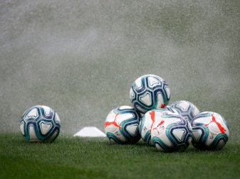 Fünf Spieler in Spanien positiv auf Corona getestet