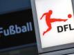 Die Deutsche Fußball Liga will einem Medienbericht zufolge über die Modalitäten eines Saisonabbruchs abstimmen lassen. Foto: Arne Dedert/dpa
