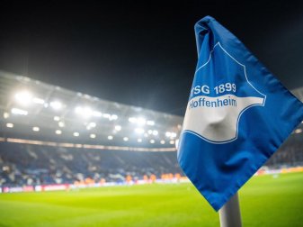 Der Teamarzt von der TSG 1899 Hoffenheim weiß, dass bei einer Team-Quarantäne die Saison definitiv beendet ist. Foto: Sebastian Gollnow/dpa Der Teamarzt von der TSG 1899 Hoffenheim weiß, dass bei einer Team-Quarantäne die Saison definitiv beendet ist. Foto: Sebastian Gollnow/dpa