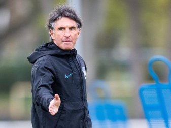 Bruno Labbadia gibt sein Debüt an der Seitenlinie als Trainer von Hertha BSC. Foto: Jan-Philipp Burmann/Hertha BSC via City-Press GmbH/dpa Bruno Labbadia gibt sein Debüt an der Seitenlinie als Trainer von Hertha BSC. Foto: Jan-Philipp Burmann/Hertha BSC via City-Press GmbH/dpa