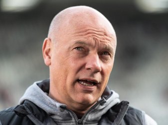 Kämpft mit Fortuna Düsseldorf gegen den Abstieg: Trainer Uwe Rösler. Foto: Patrick Seeger/dpa Kämpft mit Fortuna Düsseldorf gegen den Abstieg: Trainer Uwe Rösler. Foto: Patrick Seeger/dpa