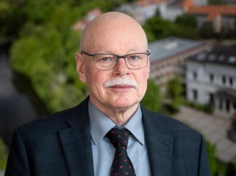 Ulrich Mäurer (SPD) ist der Innensenator der Hansestadt Bremen. Foto: Sina Schuldt/dpa Ulrich Mäurer (SPD) ist der Innensenator der Hansestadt Bremen. Foto: Sina Schuldt/dpa
