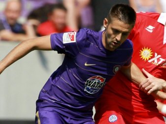 Nasarow trifft per Foulelfmeter zum 1:0 Nasarow trifft per Foulelfmeter zum 1:0