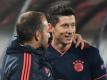 Bayern-Trainer Hansi Flick (l) setzt auf Torjäger Robert Lewandowski. Foto: Sven Hoppe/dpa
