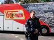 Die Berliner Polizei löste vor dem Heimspiel des 1. FC Union gegen den FC Bayern München eine kleinere Menschenansammlung auf. Foto: Christophe Gateau/dpa
