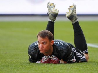 Der Vertragspoker mit Manuel Neuer bleibt spannend. Foto: Hannibal Hanschke/Reuters-Pool/dpa Der Vertragspoker mit Manuel Neuer bleibt spannend. Foto: Hannibal Hanschke/Reuters-Pool/dpa