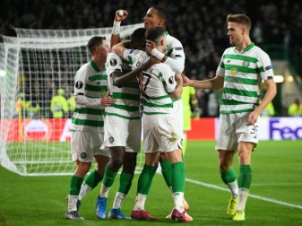 Celtic Glasgow feiert damit den 51. Meistertitel Celtic Glasgow feiert damit den 51. Meistertitel