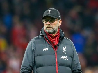 Jürgen Klopp führt die Tabelle mit Liverpool deutlich an Jürgen Klopp führt die Tabelle mit Liverpool deutlich an