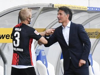 Per Skjelbred und Trainer Bruno Labbadia glauben an ihre Hertha. Foto: Thomas Kienzle/AFP/POOL/dpa Per Skjelbred und Trainer Bruno Labbadia glauben an ihre Hertha. Foto: Thomas Kienzle/AFP/POOL/dpa