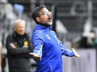 David Wagner fordert nach der Derby-Niederlage von den Schalker Spielern eine Reaktion. Foto: Martin Meissner/AP-Pool/dpa David Wagner fordert nach der Derby-Niederlage von den Schalker Spielern eine Reaktion. Foto: Martin Meissner/AP-Pool/dpa