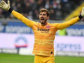 Kevin Trapp nimmt SGE-Trainer Hütter in Schutz
