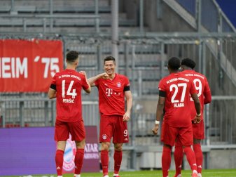 Die Bayern schlagen Frankfurt in einer munteren Partie