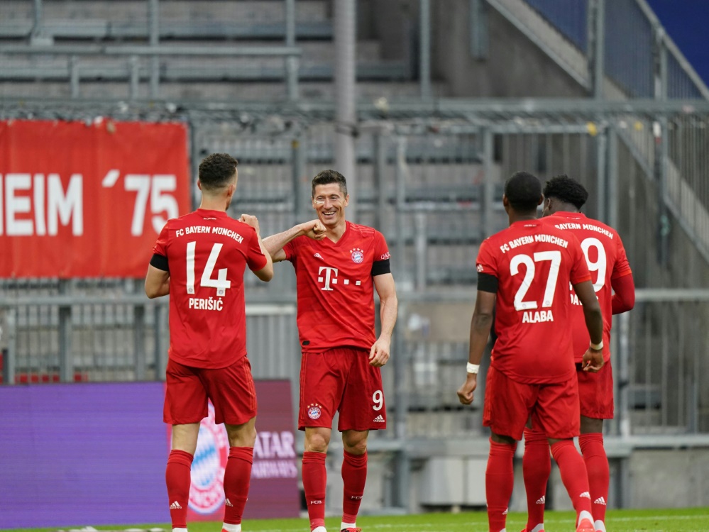 Die Bayern schlagen Frankfurt in einer munteren Partie