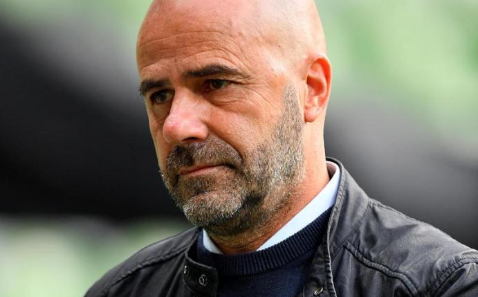 Leverkusens Cheftrainer Peter Bosz trifft mit seinem Team auf den VfL Wolfsburg. Foto: Stuart Franklin/Getty-Pool/dpa