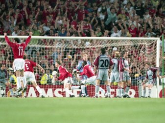 Ole Gunnar Solskjaer erzielt das 2:1 für Manchester Ole Gunnar Solskjaer erzielt das 2:1 für Manchester