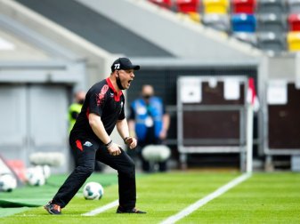 Steffen Baumgart lobt sein Team: "Größtes Herz" Steffen Baumgart lobt sein Team: "Größtes Herz"