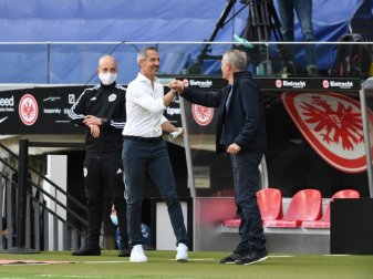 Adi Hütter wäre gegen Freiburg fast verzweifelt