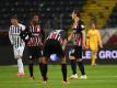 Die Frankfurt kamen im eigenen Stadion gegen den SC Freiburg nicht über ein 3:3 hinaus. Foto: Arne Dedert/dpa-Pool/dpa