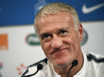 Didier Deschamps ist der Trainer der französischen Fußball-Nationalmannschaft. Foto: Ina Fassbender/dpa Didier Deschamps ist der Trainer der französischen Fußball-Nationalmannschaft. Foto: Ina Fassbender/dpa