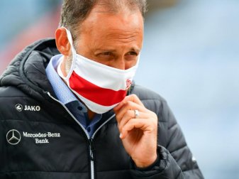 VfB-Coach Pellegrino Matarazzo trifft mit seinem Team im Spitzenspiel auf den HSV. Foto: Stuart Franklin/Getty Images Europe/Pool/dpa VfB-Coach Pellegrino Matarazzo trifft mit seinem Team im Spitzenspiel auf den HSV. Foto: Stuart Franklin/Getty Images Europe/Pool/dpa