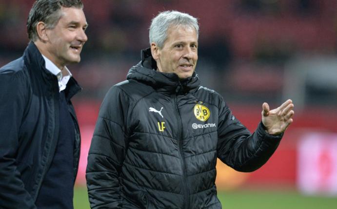 Zorc (l.) sieht keinen Grund für eine Trainerdebatte