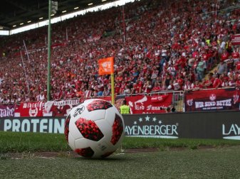 FCK-Profis stimmen Gehaltsverzicht zu FCK-Profis stimmen Gehaltsverzicht zu