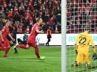 War in der Hinrunde noch der Derby-Held: Union-Profi Sebastian Polter (M.). Foto: Britta Pedersen/dpa War in der Hinrunde noch der Derby-Held: Union-Profi Sebastian Polter (M.). Foto: Britta Pedersen/dpa